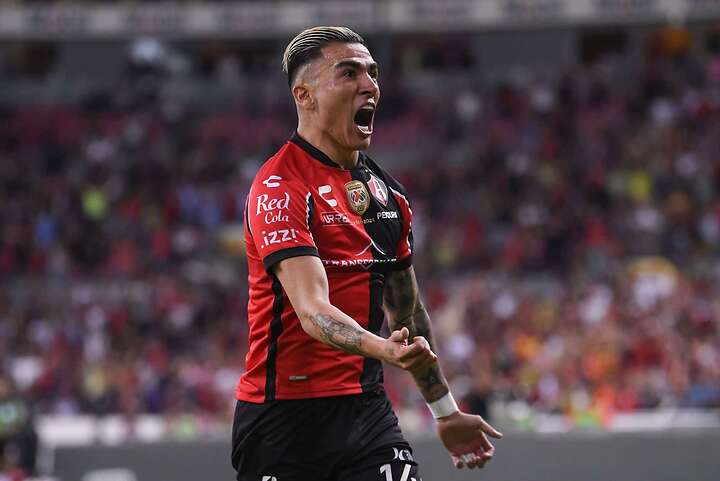 Con un potente disparo Luis Reyes hizo efectivo el penalti y puso el partido 1-1