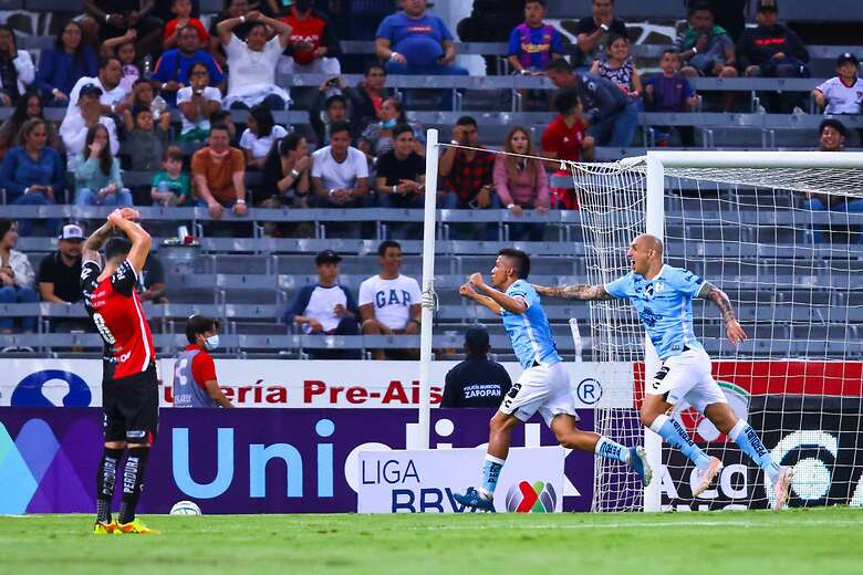 Sepúlveda festeja el 1-0 en favor del Querétaro