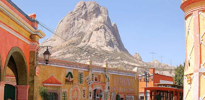 La Peña de Bernal es el tercer monolito más grande del mundo. Foto: Especial