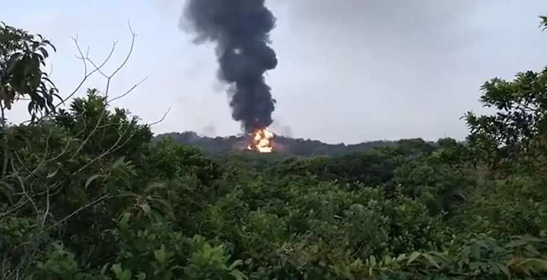 A las 15:00 horas sobrevino una explosión del ducto de Pemex