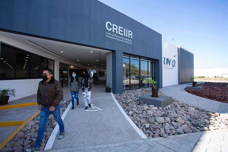 El gobernador hizo entrega del Centro de Recursos Estudiantiles de Información, Innovación y Recreación (CEIIR)