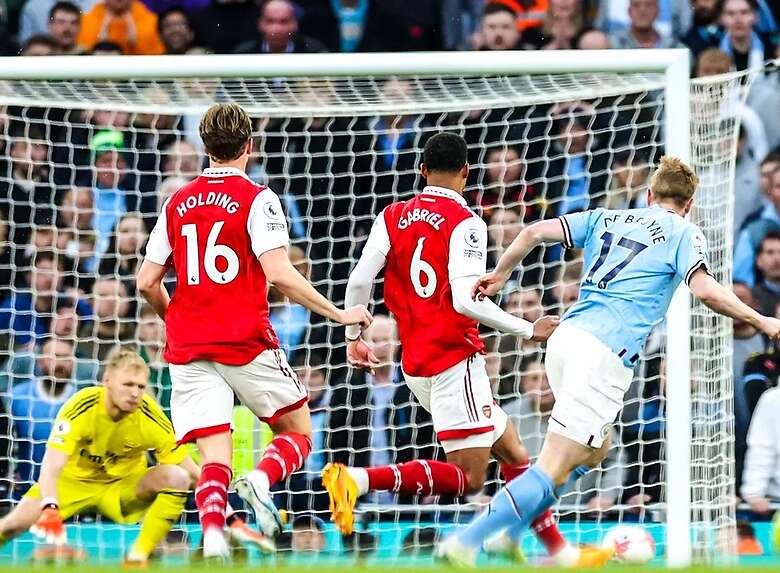 Kevin de Bruyne igualó a Frank Lampard como cuarto máximo asistente (102) de la Premier League. Por delante, sólo Ryan Giggs, Cesc Fàbregas y Wayne Rooney.