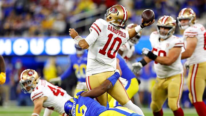 la última temporada, Jimmy G estuvo limitado por una lesión en el hombro