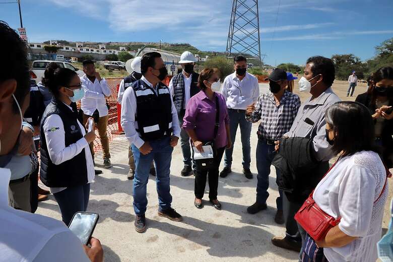 Nava Guerrero recordó que esta obra atiende su compromiso con ellos para facilitar la movilidad de ciclistas, peatones y automovilistas