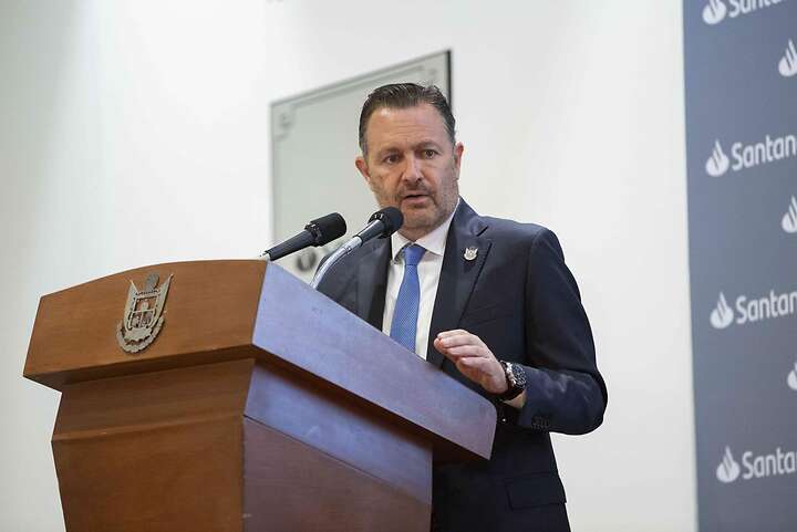 Mauricio Kuri celebró que el equipo directivo de Santander haya fijado su visión estratégica en las ventajas competitivas de Querétaro