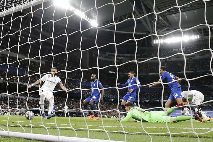 Kepa salvó el tanto, nada pudo hacer ante el contrarremate de Benzema, 1-0