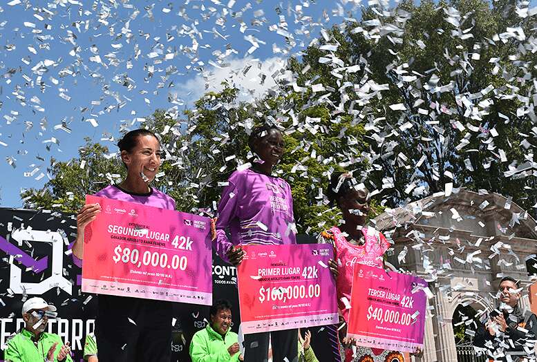 La keniana Caroline Jebiwot ganó la categoría femenil del Querétaro Maratón. Foto: Irma Caballero