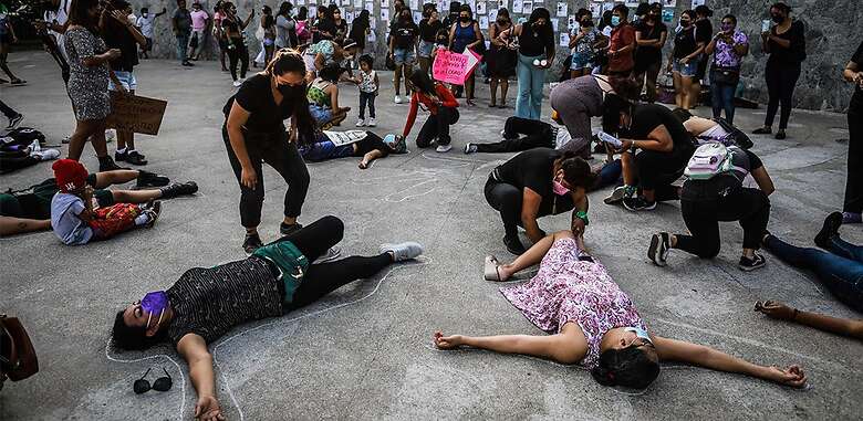 Miles de mujeres protestaron en la Ciudad de México por la muerte de Debanhi. Foto: Agencia EFE