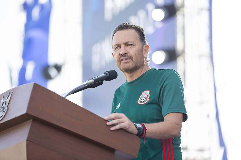 Mauricio Kuri encabezó la ceremonia de inauguración del primer Fan Fest de la UEFA Champions League