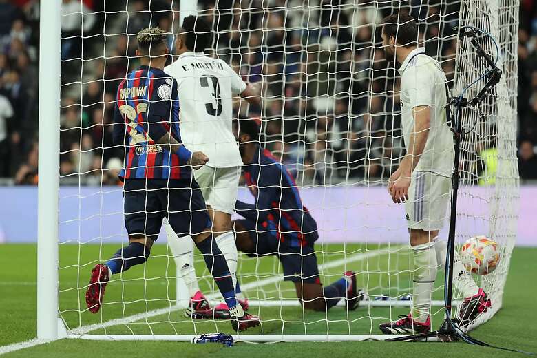 Eder Militao hizo gol en propia puerta