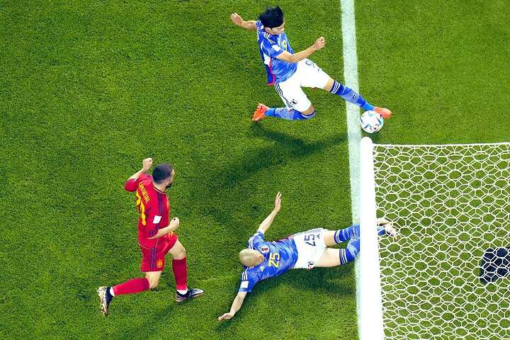 Tras una revisión que tomó varios minutos, el árbitro marroquí Victor Gomes decidió que el gol subía al marcador