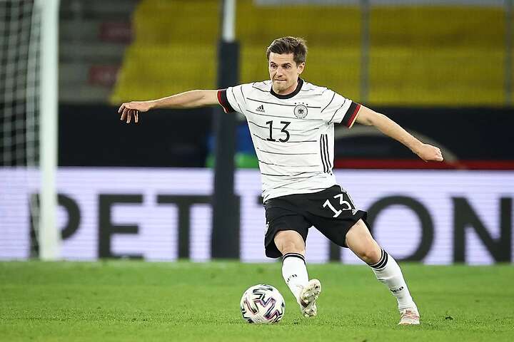 la zona débil de los alemanes está en los laterales