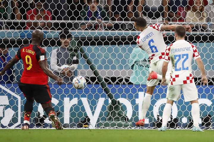 Romelu Lukaku estuvo errático frente a la portería de Livaković