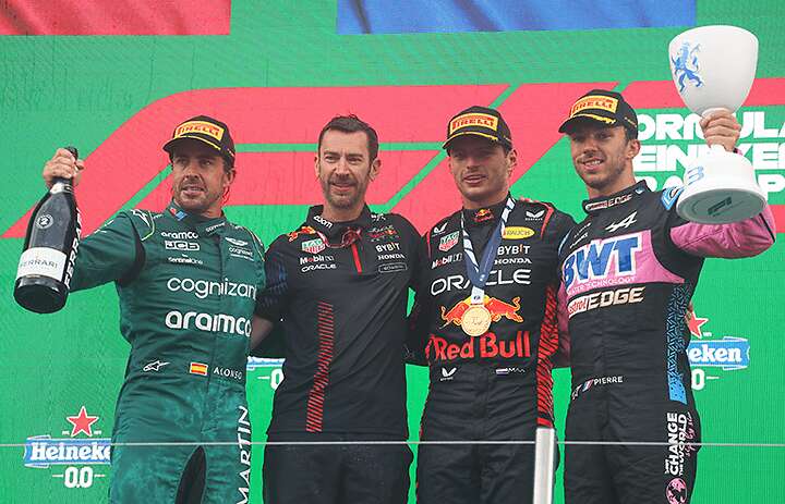 Fernando Alonso y Pierre Gasly completaron el podio del Gran Premio de los Países Bajos. Foto: Especial