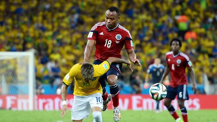 En 2014, Camilo Zuñiga le provocó a Neymar la rotura de una de sus vértebras y lo alejó de las canchas por varias semanas