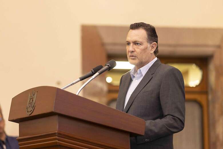 El gobernador de Querétaro, Mauricio Kuri González, encabezó la entrega del Premio al Mérito Empresarial 2023