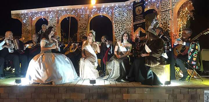 La reina de las Fiestas de Navidad 2021, Victoria I, participó en la Tradicional Cabalgata Decembrina. Foto: Rodrigo Jaymez