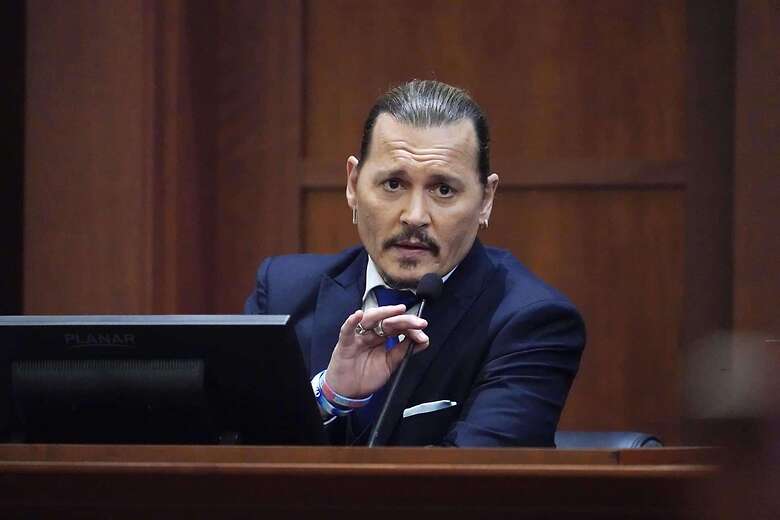 Johnny Depp puso fin este lunes a sus cuatro días de testimonio oral en el juicio que lo enfrenta a su exesposa, Amber Heard
