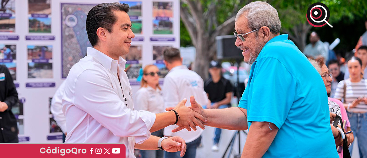 El presidente municipal de Querétaro, Felifer Macías Olvera, entregó obras sociales en la colonia Lázaro Cárdenas. Foto: Especial