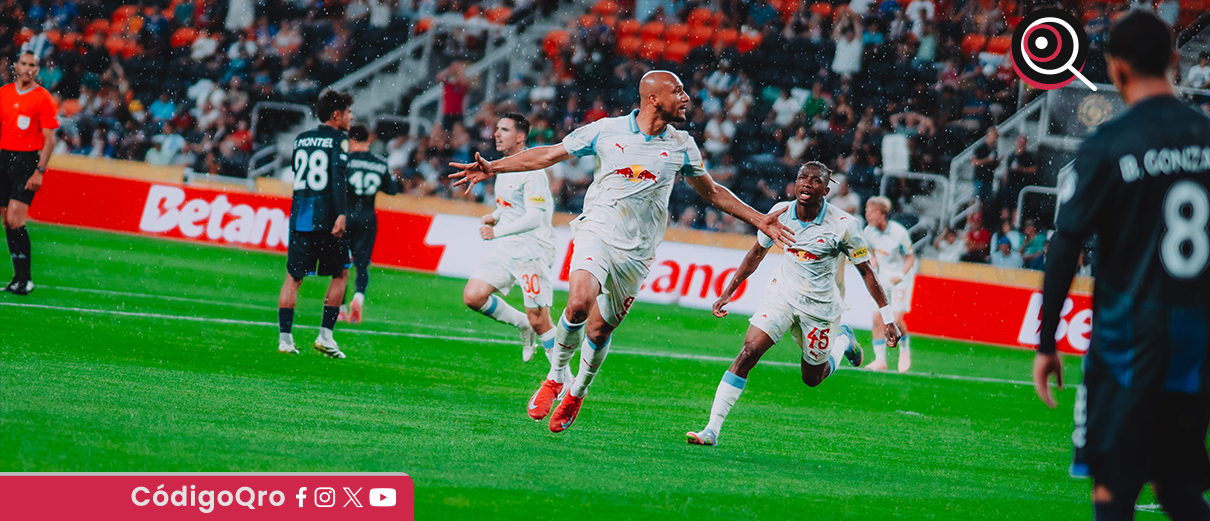 Los Tuzos de Pachuca debutaron con derrota en el Mundial de Clubes. Foto: Especial