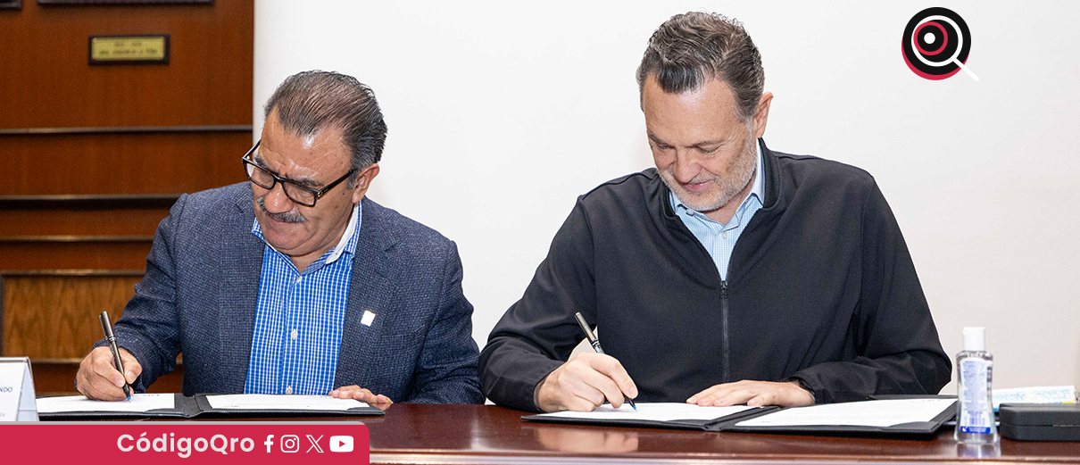 El gobernador de Querétaro, Mauricio Kuri, signó un acuerdo de colaboración con el INEA. Foto: Especial