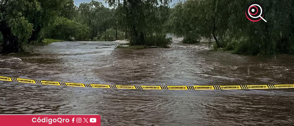 Protección Civil Municipal de El Marqués cerró el camino entre las comunidades de Atongo y Alfayajucan. Foto: Especial