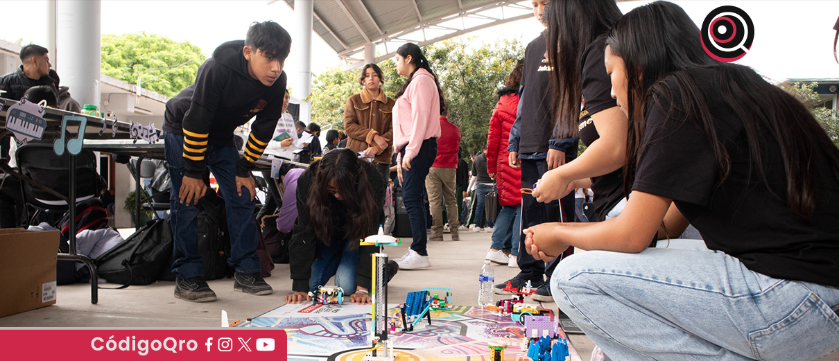 La secretaria de Educación del estado de Querétaro, Martha Elena Soto Obregón, inauguró el Torneo First Lego Masterpiece. Foto: Especial