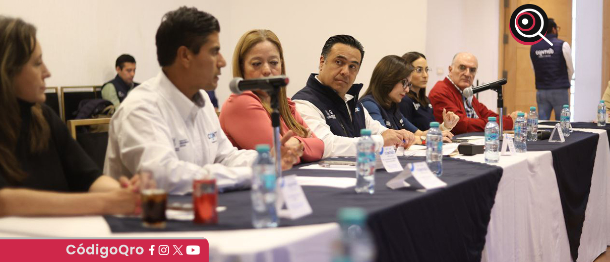 El titular de Sedesoq, Luis Bernardo Nava Guerrero, encabezó la sesión del Consejo Consultivo. Foto: Especial