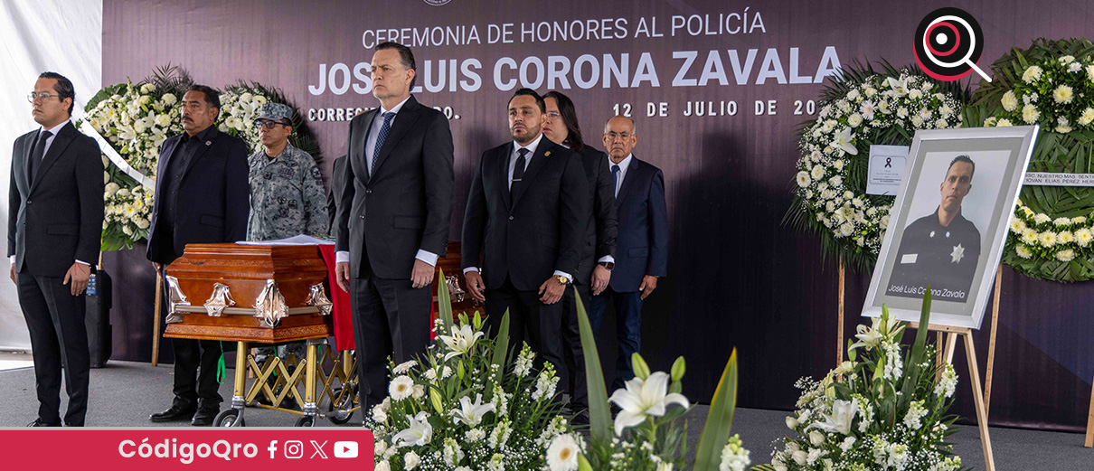 Autoridades estatales y municipales recordaron la memoria del policía de Corregidora fallecido. Foto: Especial