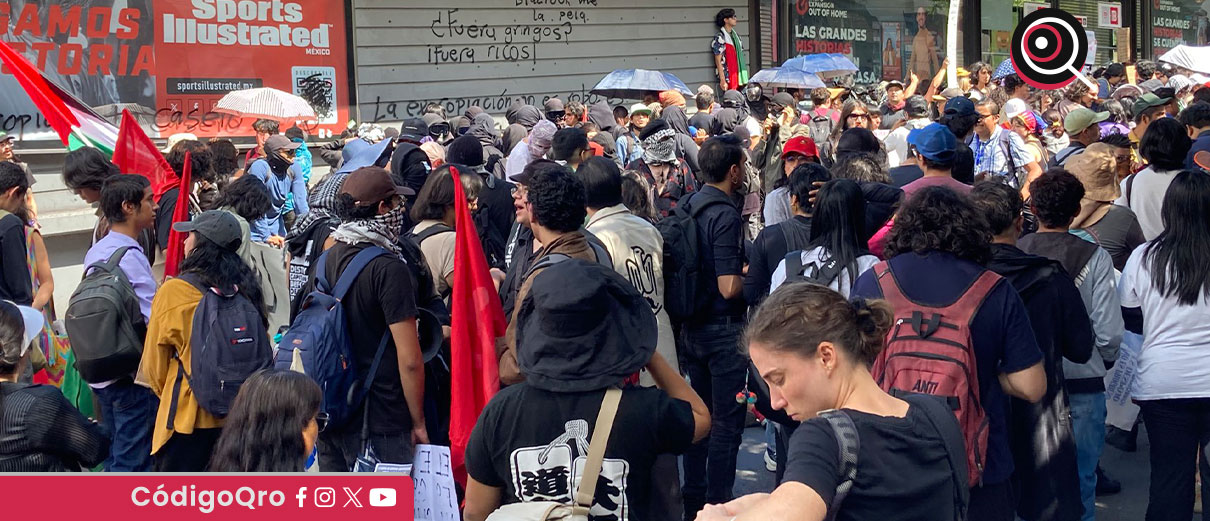 La Agrupación Juvenil Anticapitalista, presente en la marcha, responsabilizó a empresas inmobiliarias nacionales y extranjeras, así como a los gobiernos local y federal, por fomentar la gentrificación / Foto: Cortesía