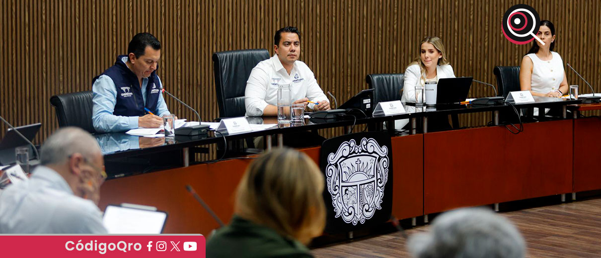 El Ayuntamiento de Querétaro aprobó el acuerdo por el que se autoriza la baja, donación y enajenación de 129 vehículos municipales / Foto: Cortesía