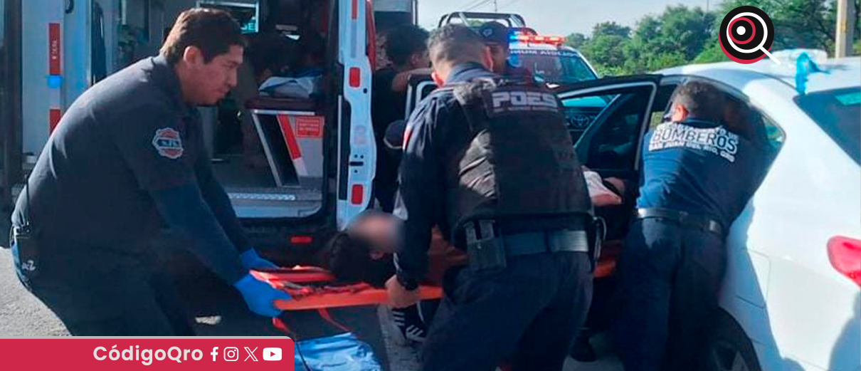 mujer, dio a luz, interior de vehículo, SJR,