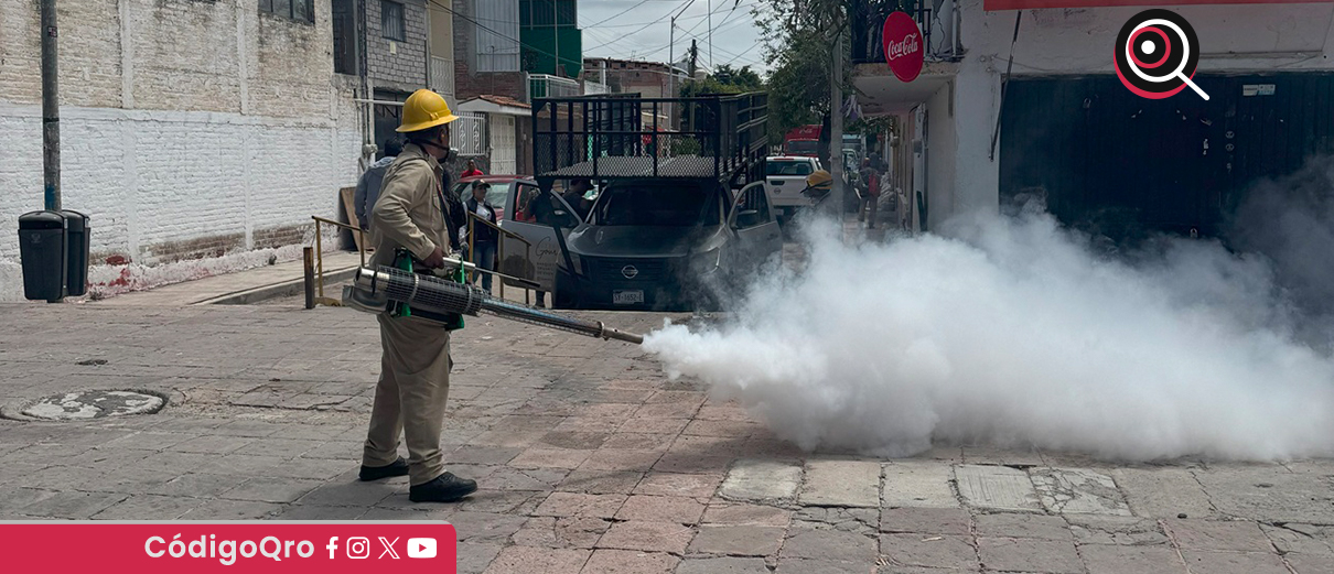 Redoblan acciones de prevención y control del dengue en la colonia Carrillo. Foto: Especial