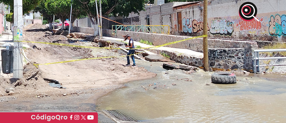 Más de una semana después de la tormenta, las calles de la colonia Peñuelas siguen destrozadas. Foto: Olivia Arredondo