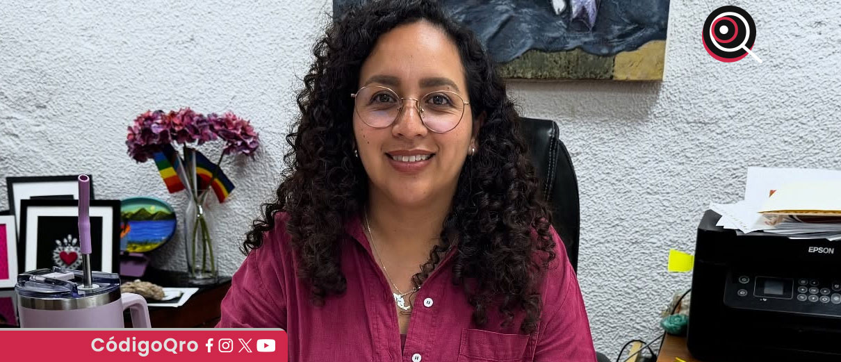Habitantes de Cadereyta entregaron una solicitud a la alcaldesa Astrid Ortega Vázquez para que aclare la participación de funcionarios en el comité de feria 2025 / Foto: Cortesía