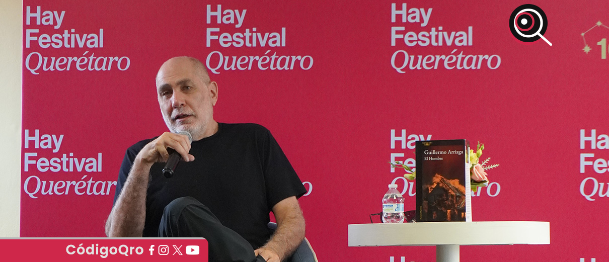 Guillermo Arriaga presentó "El Hombre" en el Hay Festival 2025. Foto: Mariana Moctezuma