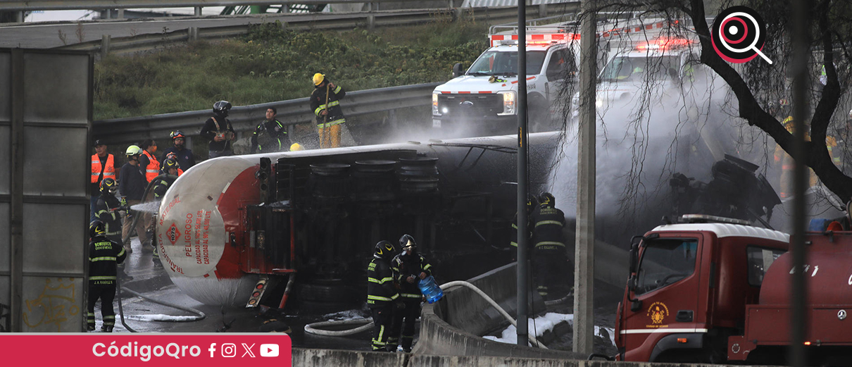 Explosión de pipa de gas deja 3 muertos en la Ciudad de México. Foto: Agencia EFE