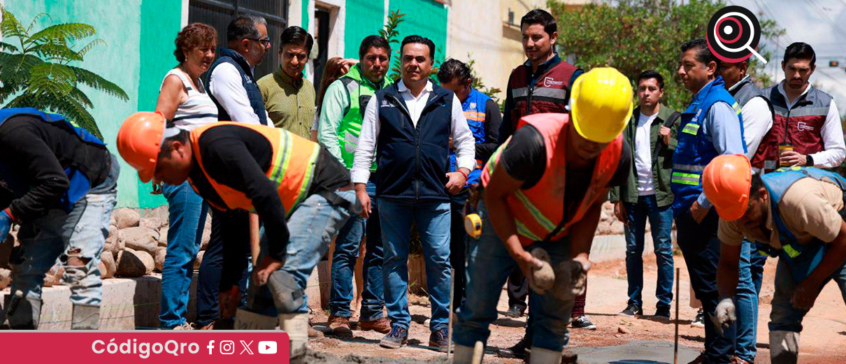 El titular de Sedesoq, Luis Bernardo Nava Guerrero, entregó obras sociales en el municipio de Tequisquiapan. Foto: Especial