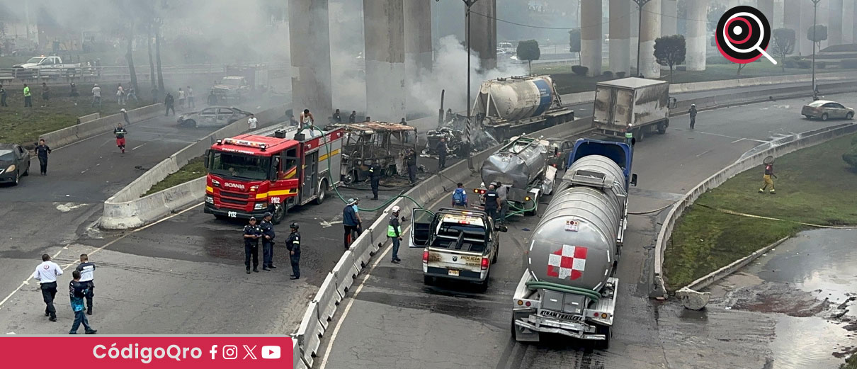 El accidente ocurrió cuando un camión cisterna con capacidad de 49 mil 500 litros volcó y explotó en el oriente de la capital, generando una fuerte onda expansiva que afectó a viviendas y vehículos en la zona / Foto: Cortesía