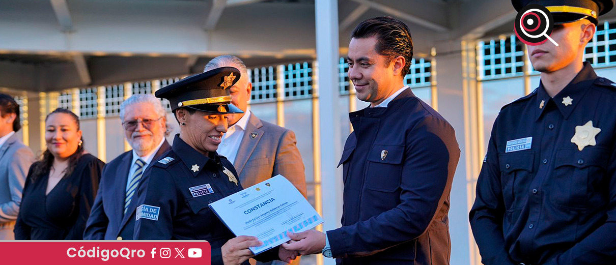 El presidente municipal de Querétaro, Felifer Macías, tomó protesta a nuevos policías y elementos de la Guardia Cívica. Foto: Especial