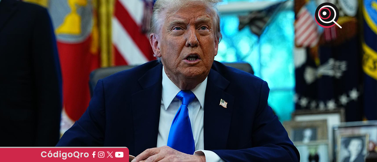 Trump, firma, orden, tarjeta dorada,