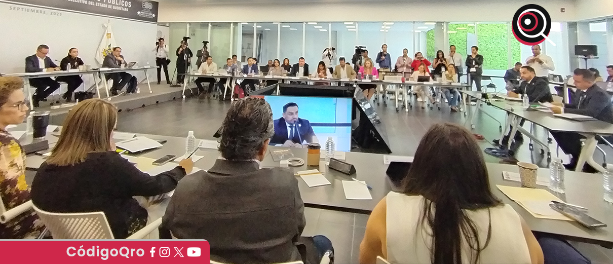 Los secretarios de Gobierno y de Seguridad Ciudadana comparecieron en la glosa del cuarto informe de gobierno. Foto: Olivia Arredondo