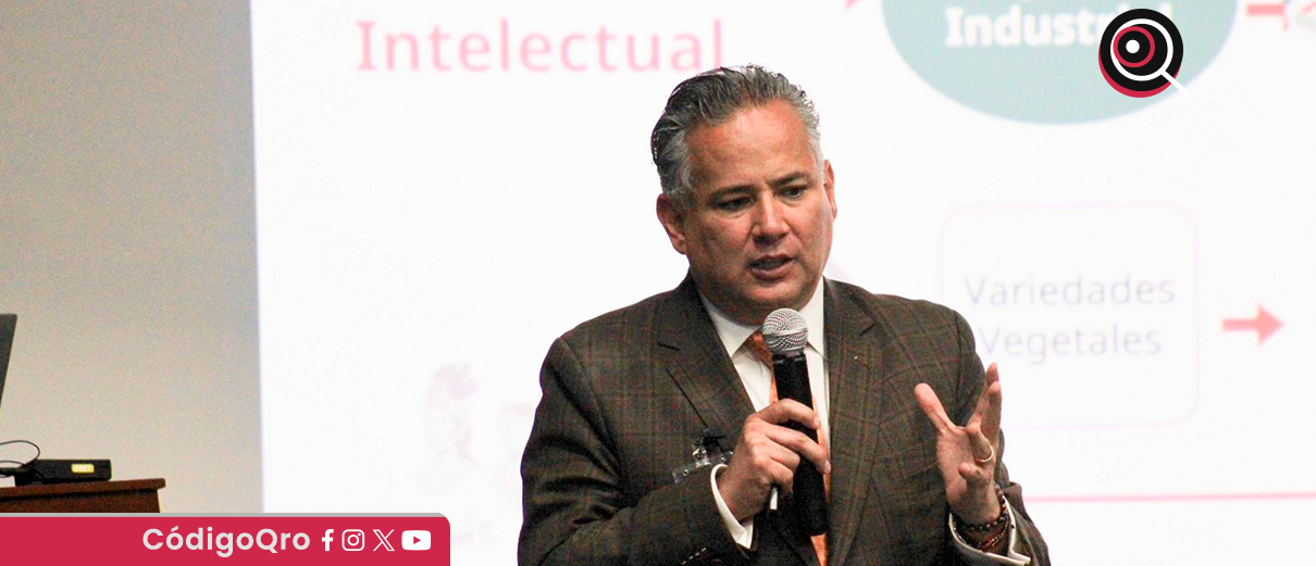 El titular del IMPI, Santiago Nieto, estuvo de visita en el Cinvestav. Foto: Especial