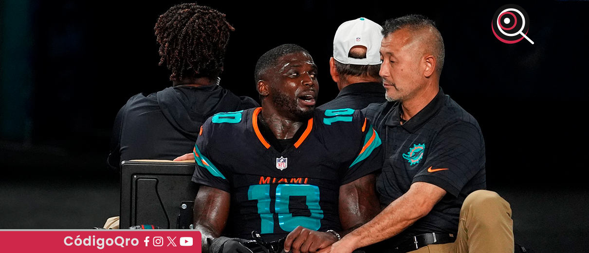 Tyreek Hill tuvo que salir del terreno de juego por una grave lesión en la rodilla. Foto: Especial