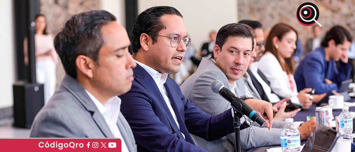 El presidente municipal de Corregidora, Chepe Guerrero, pidió impulsar el desarrollo económico metropolitano. Foto: Especial