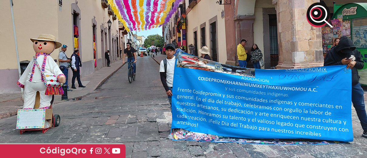 Comerciantes indígenas exigen vender andador 5 de Mayo