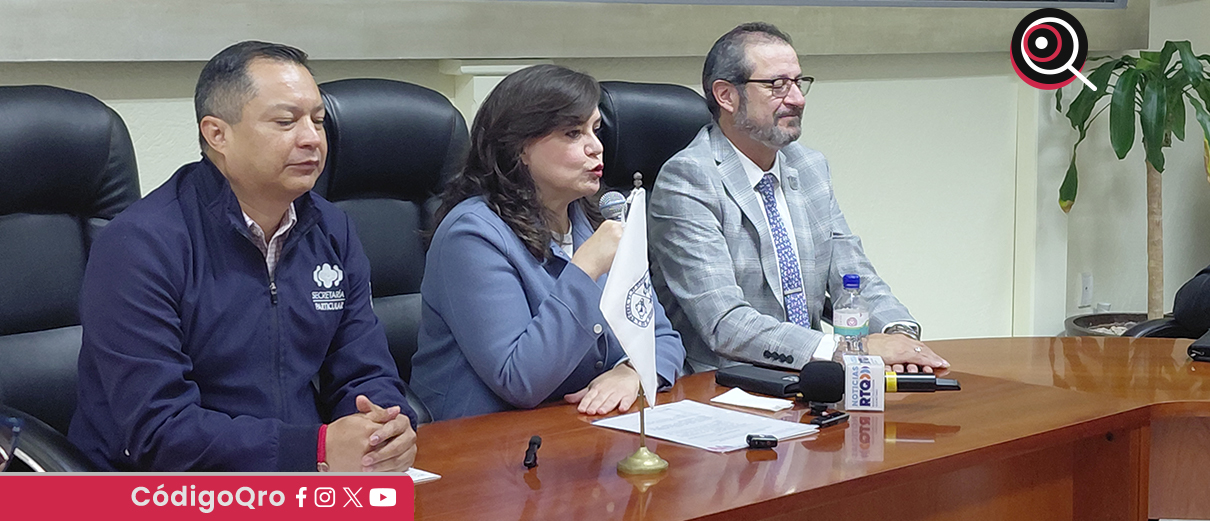 La rectora de la UAQ, Silvia Amaya Llano, explicó el funcionamiento del fideicomiso de jubilaciones y pensiones del personal académico