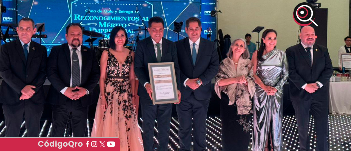 Entregan reconocimientos al Mérito Empresarial en San Juan del Río