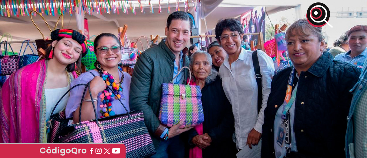 El presidente municipal de El Marqués, Rodrigo Monsalvo, clausuró los talleres de terapia ocupacional