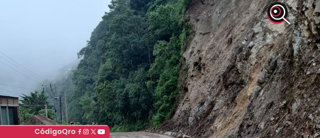 Pinal de Amoles, accidente, fallecidos, caída de vehículo a barranco, carretera, barranco, San Juan del Río-Xilitla